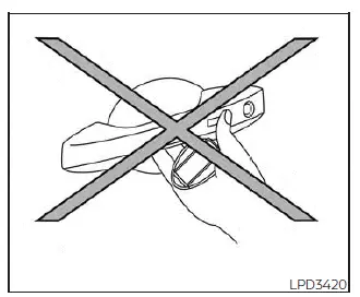 Nissan Kicks door handle request switch Intelligent Key recognition precaution