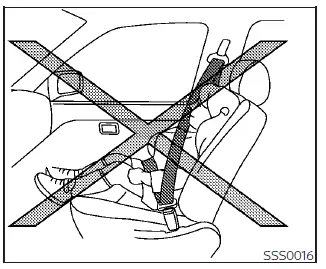 Nissan Kicks snug seat belt fit warning illustration